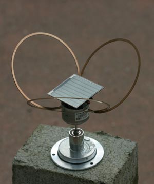 Solar spinner